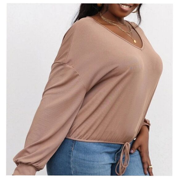 Women's Knot Hem Sweatshirt Size 2X in Apricot EUC - Picture 4 of 8